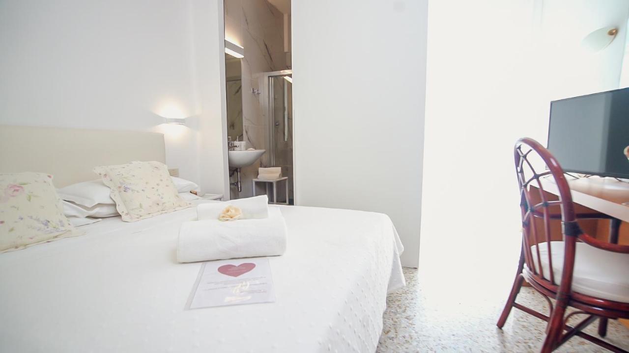 Hotel Pinocchio กัตตอลิกา ภายนอก รูปภาพ