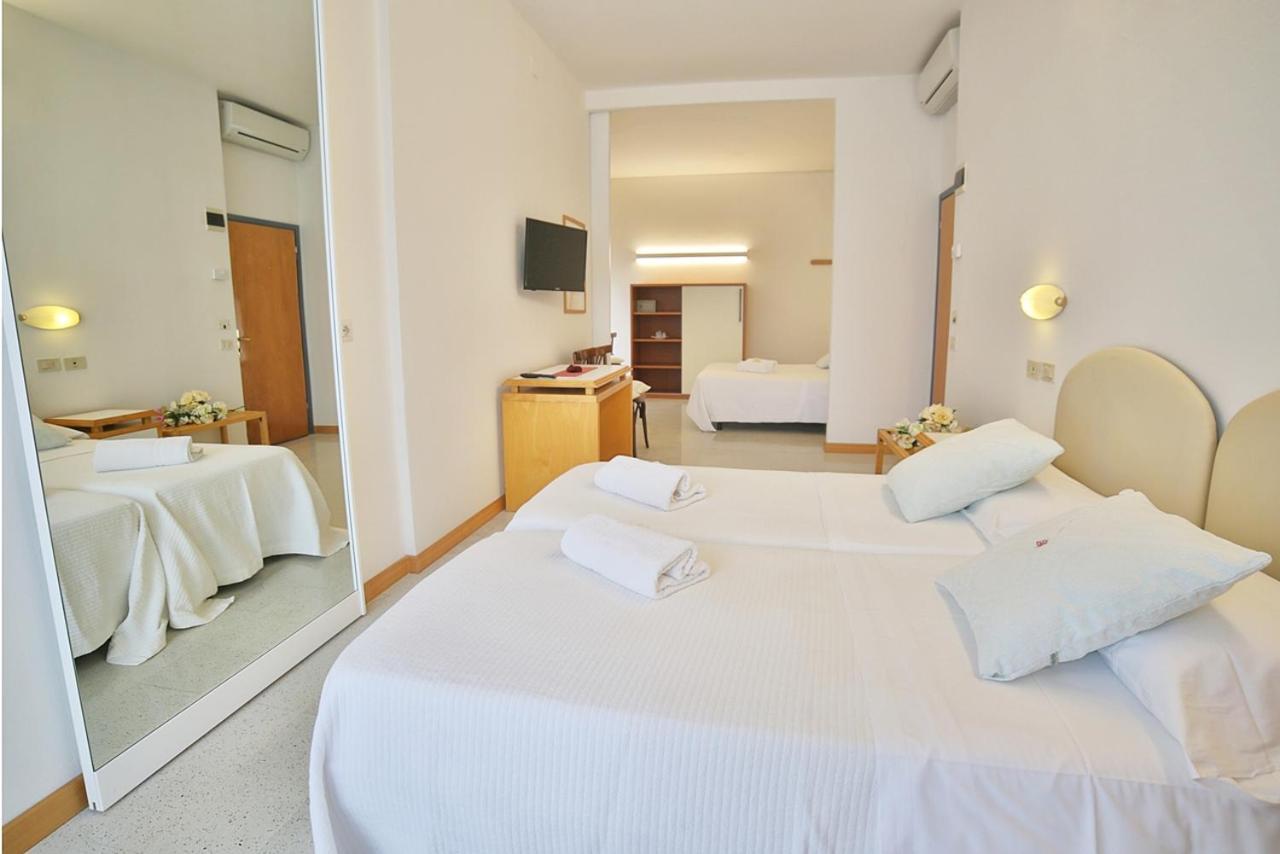 Hotel Pinocchio กัตตอลิกา ภายนอก รูปภาพ